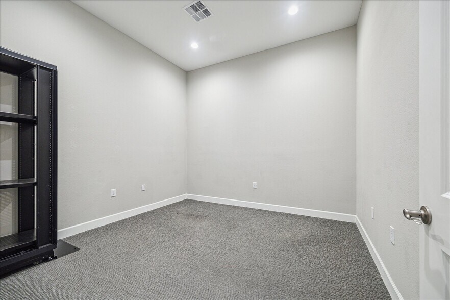 More Photos Of 4220 Cartwright Rd, Missouri City Medical For Sale