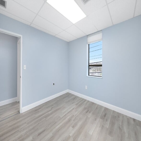 More Photos Of 250 Wampanoag Trl, Riverside Medical For Lease