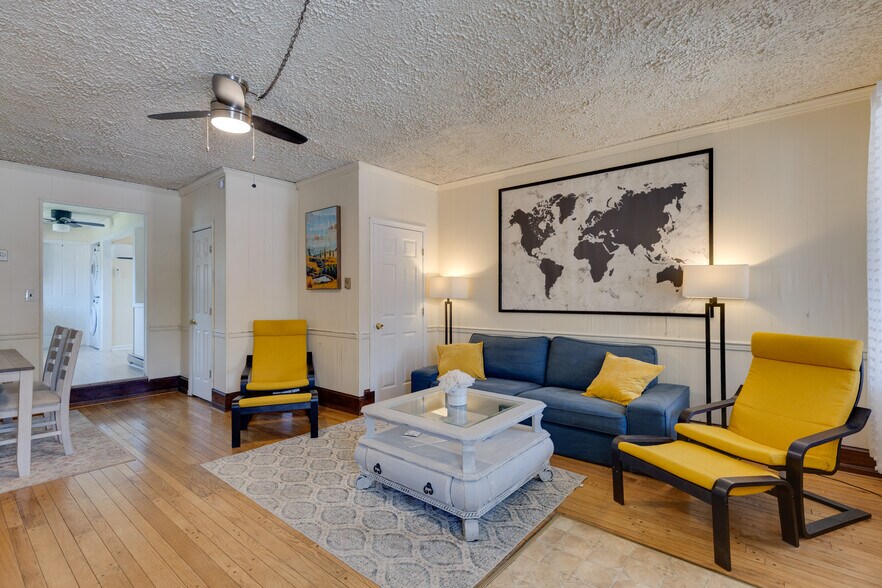 More Photos Of 1053 Washington St, Harpers Ferry Hospitality For Sale