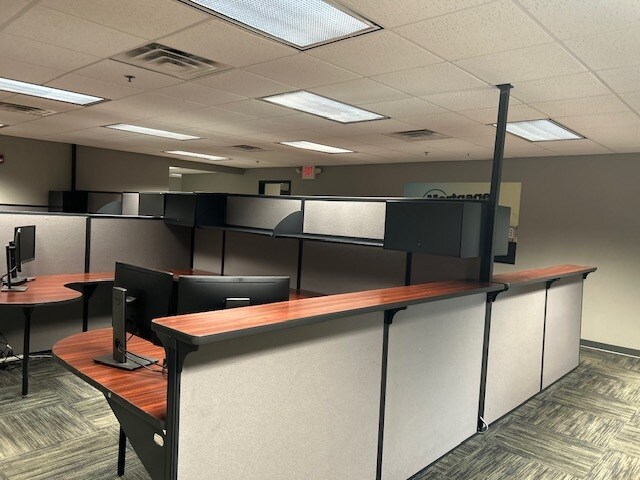 More Photos Of 8320 E Walker Springs Ln, Knoxville Office For Lease