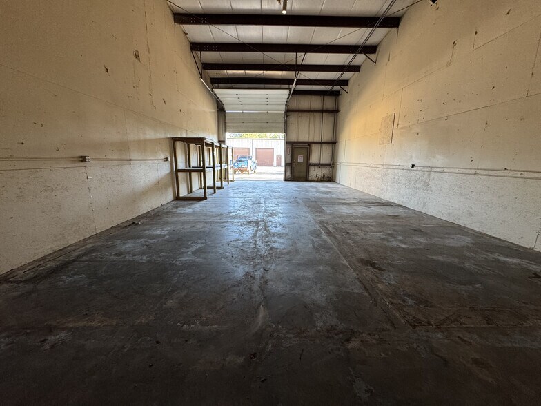 More Photos Of 100 Bellows St, Warwick Warehouse For Lease