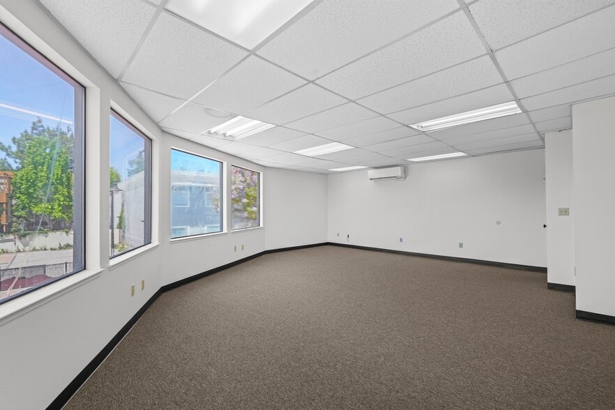 More Photos Of 4127 Bay St, Fremont Office For Lease