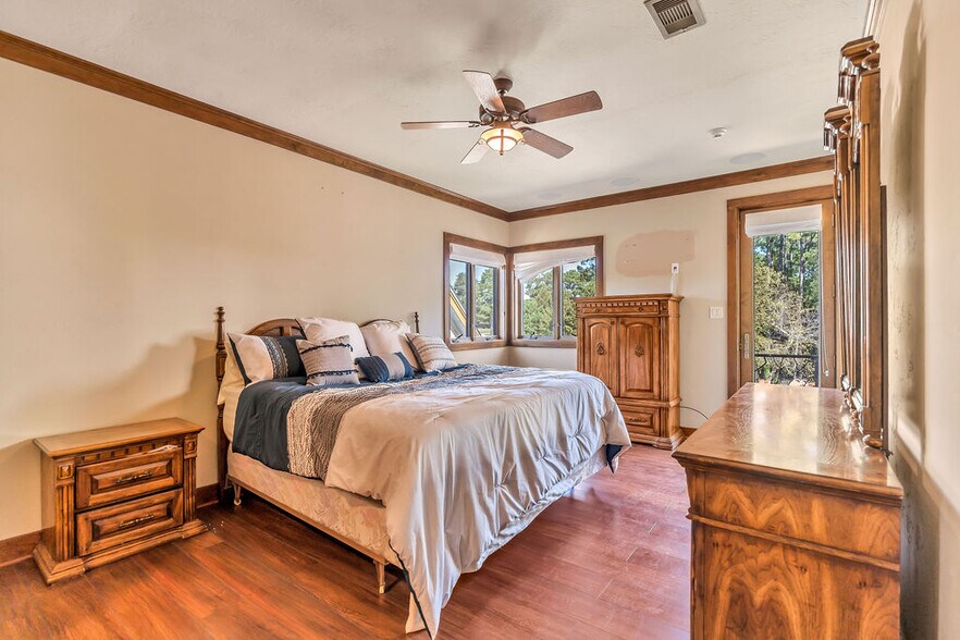 More Photos Of 43 Pool Rd, Richards Specialty For Sale