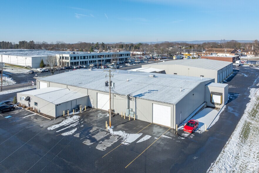 More Photos Of 415 Railroad Ave, Shiremanstown Warehouse For Lease