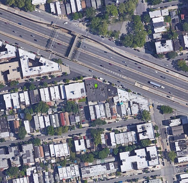 Primary Photo Of 2054 Cross Bronx Expy, Bronx Storefront Retail Office For Lease