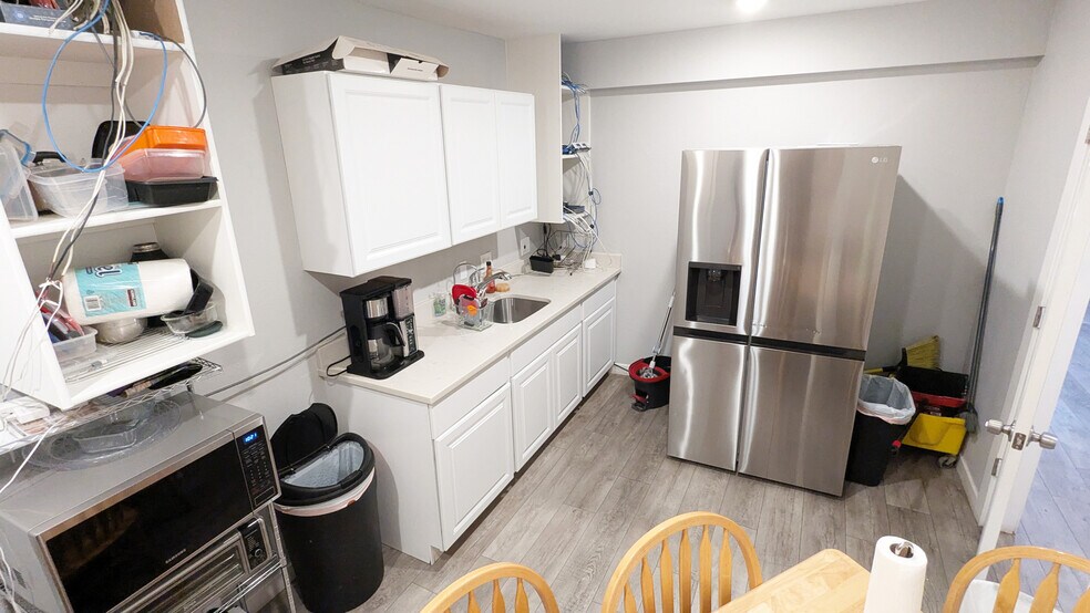 More Photos Of 6970 Eudora Dr, Commerce City Showroom For Sale