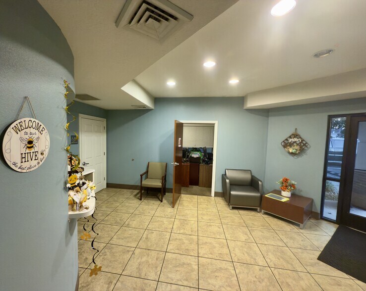 More Photos Of 511 Phyllis St, Pensacola Medical For Sale