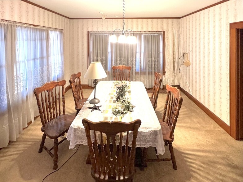 More Photos Of 621 E Broadway St, Altus Office Residential For Sale