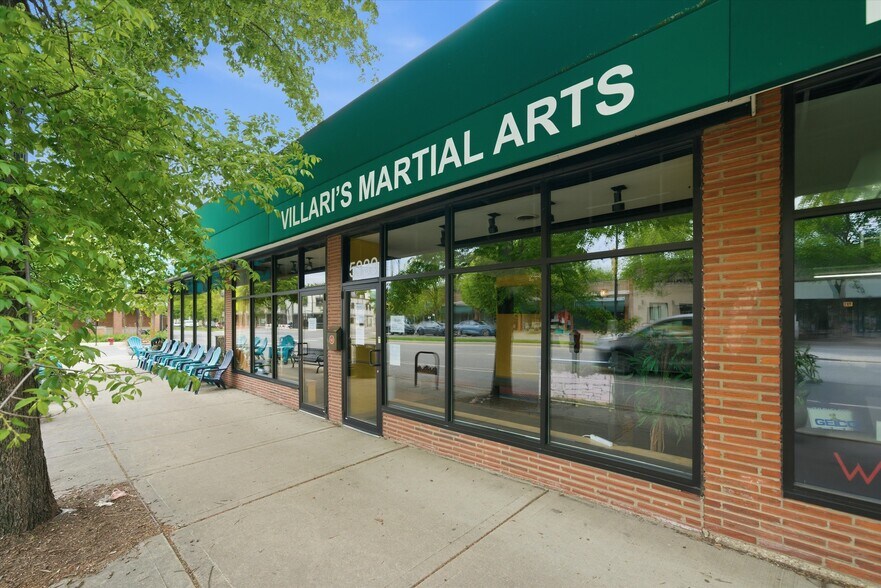 More Photos Of 5337-5353 W Devon Ave, Chicago Storefront Retail Office For Sale