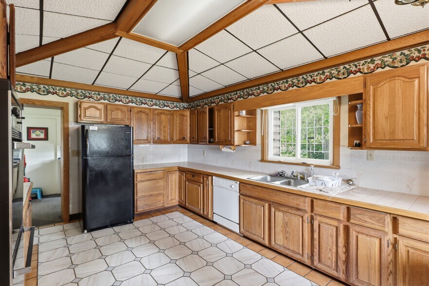 More Photos Of 193 Elk St, Buffalo Religious Facility For Sale