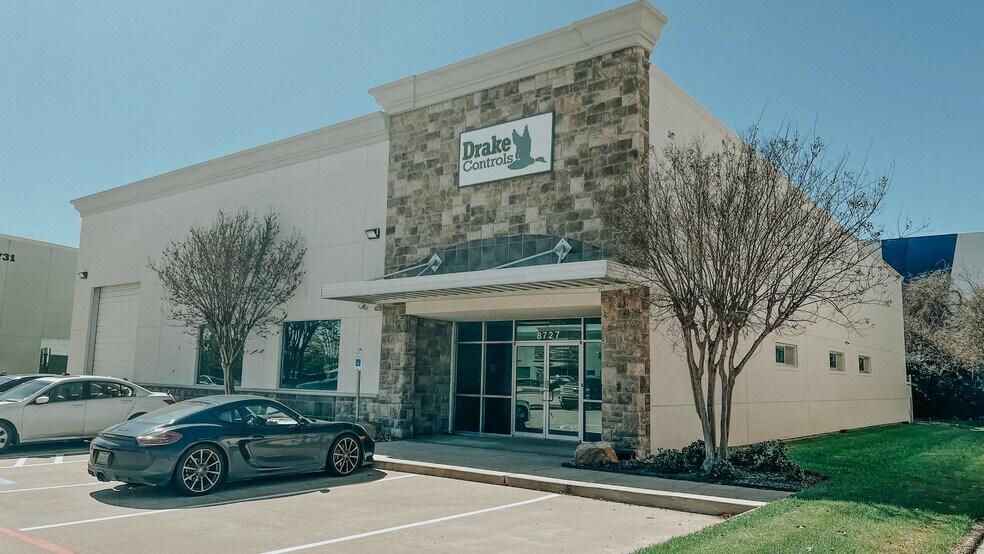 Primary Photo Of 8727 Fallbrook Dr, Houston Flex For Lease