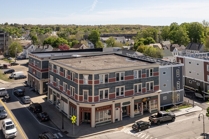 More Photos Of 13-17 Washington St, Sanford Apartments For Lease