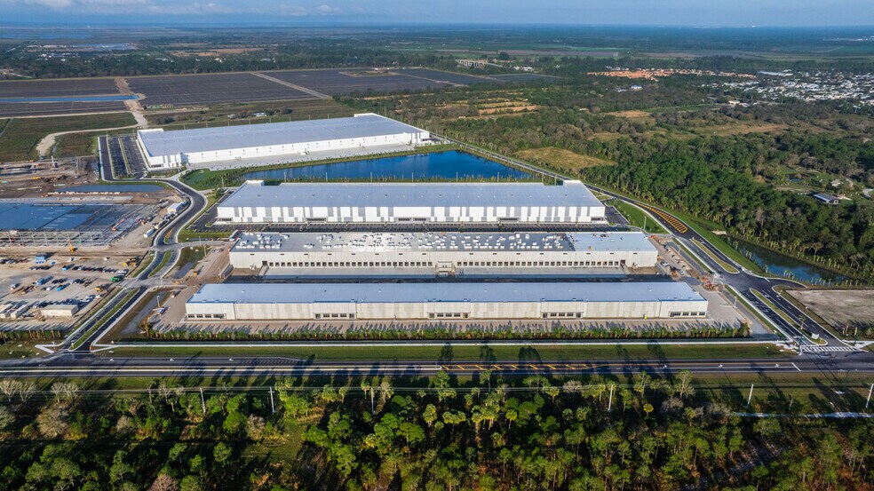 More Photos Of 2000 SW Kanner Hwy, Stuart Unknown For Lease