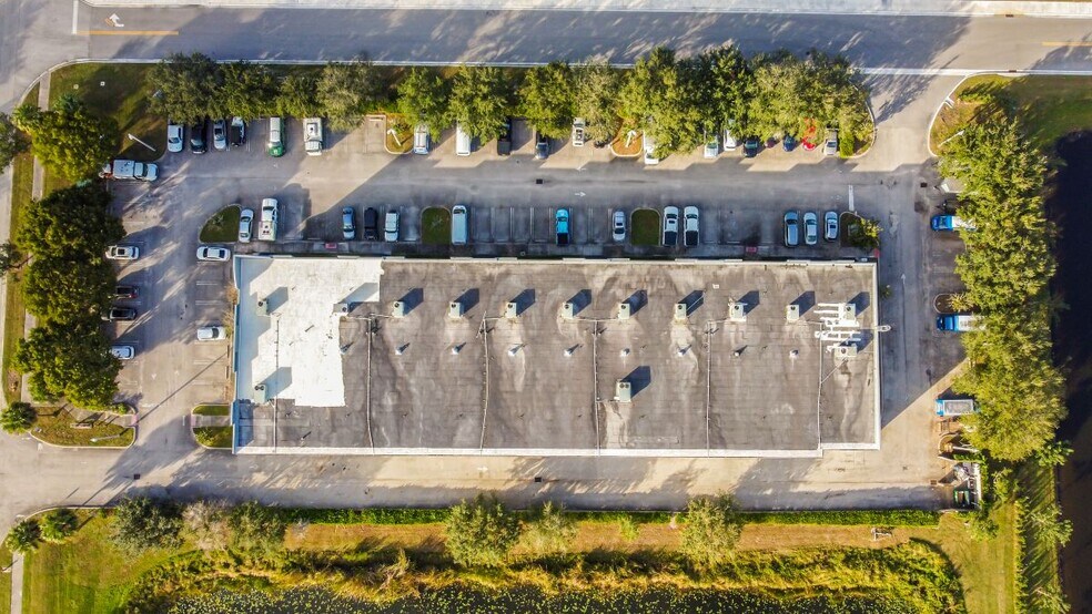 More Photos Of 6901-6945 NW LTC Pky, Port Saint Lucie Warehouse For Lease