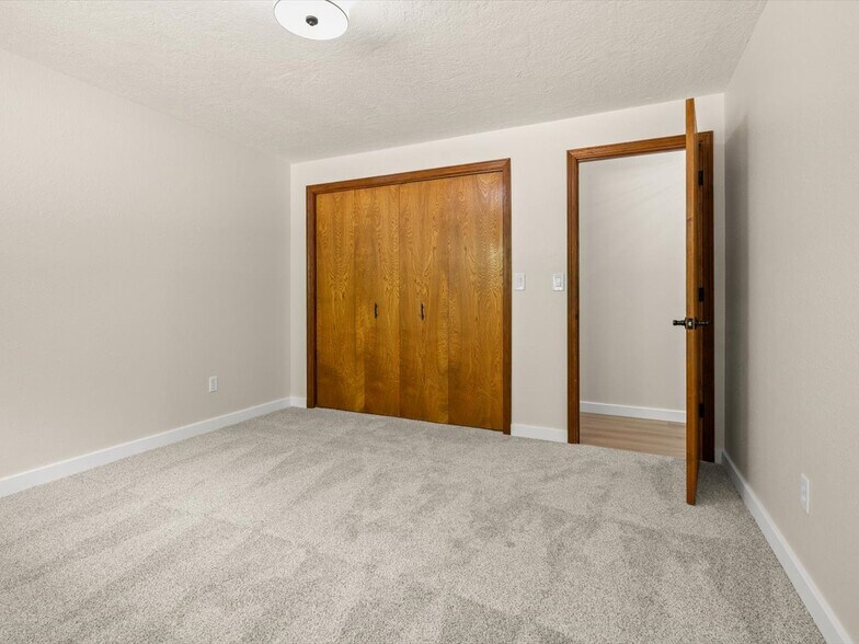 More Photos Of 115 NW Harmony Ln, Corvallis Specialty For Sale