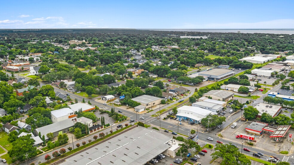 More Photos Of 908 E Wright St, Pensacola Self Storage For Sale