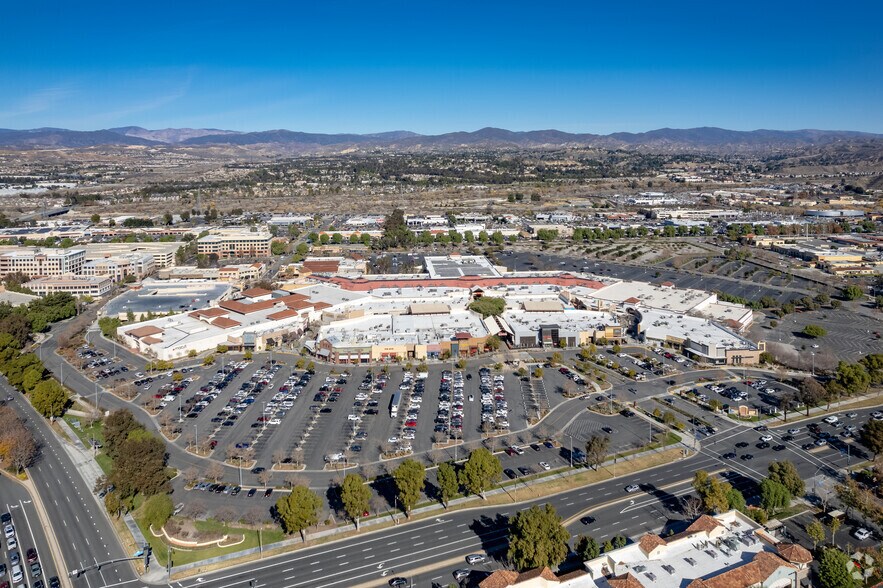 More Photos Of 26450 McBean Pky, Valencia Unknown For Lease