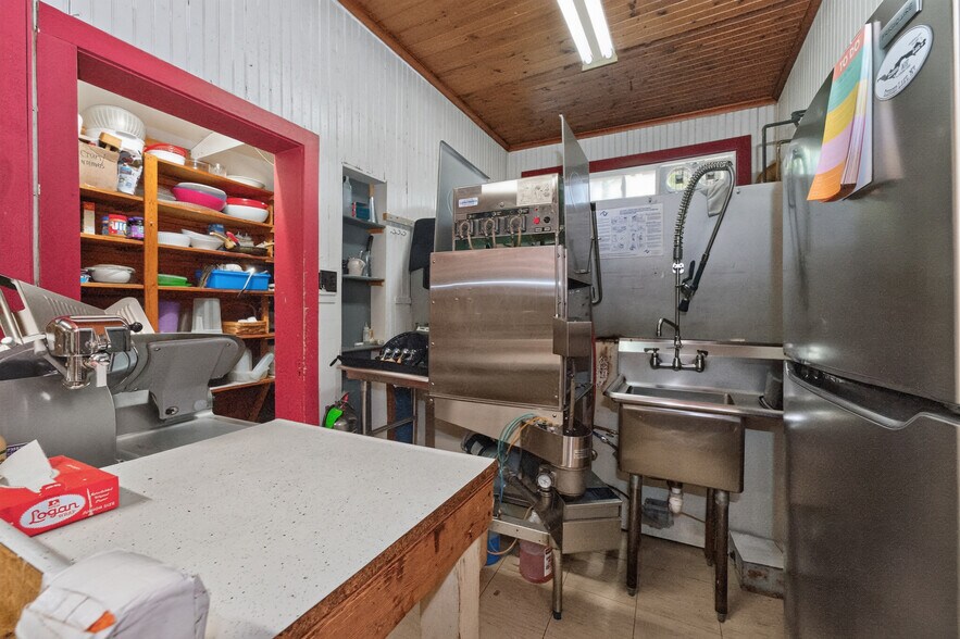More Photos Of 899 E Shore Dr, Adirondack Storefront Retail Residential For Sale