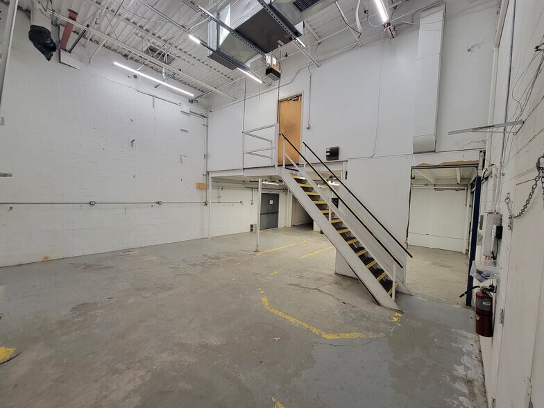 More Photos Of 178-190 Cedar Hill St, Marlborough Industrial For Lease