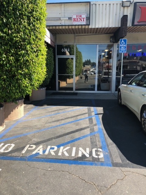 More Photos Of 6000-6020 Reseda Blvd, Tarzana Unknown For Lease