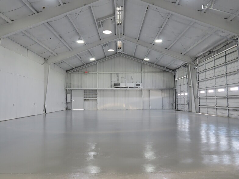 More Photos Of 5707 Schumacher Ln, Houston Auto Dealership For Lease