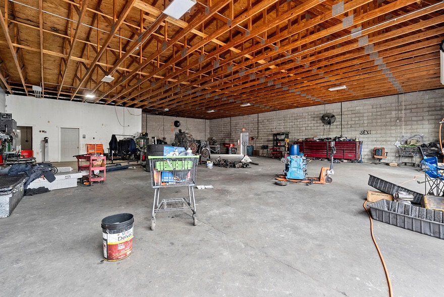 More Photos Of 3517 US Highway 17 92 N, Davenport Truck Terminal For Sale