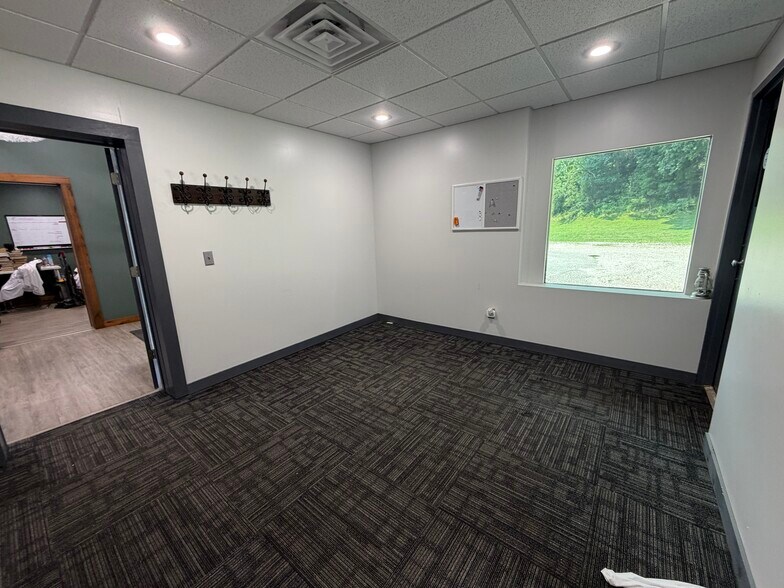 More Photos Of 516 Adams St, Mason Flex For Sale