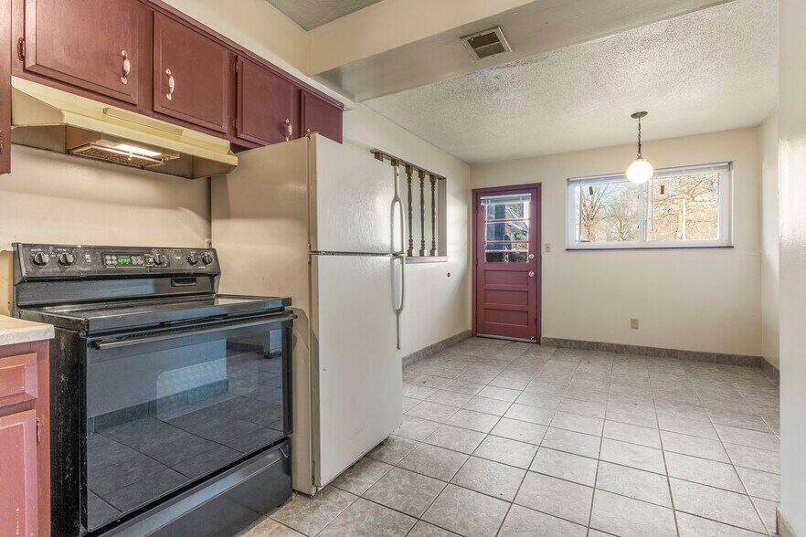 More Photos Of 5218-5240 Ditzler Ave, Raytown Apartments For Sale