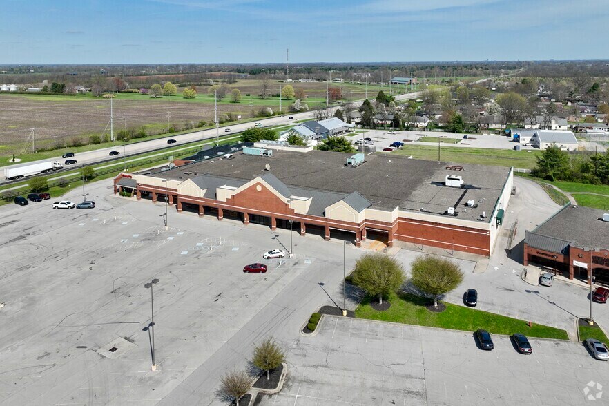 More Photos Of 501 Marsailles Rd, Versailles Unknown For Lease