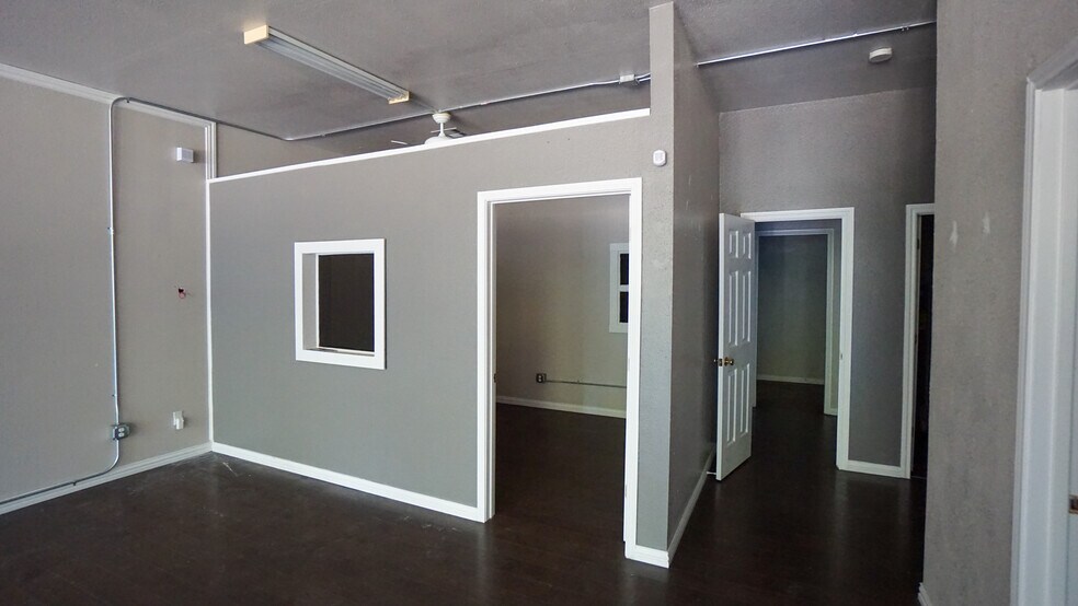 More Photos Of 805 N Main St, Salado Unknown For Lease