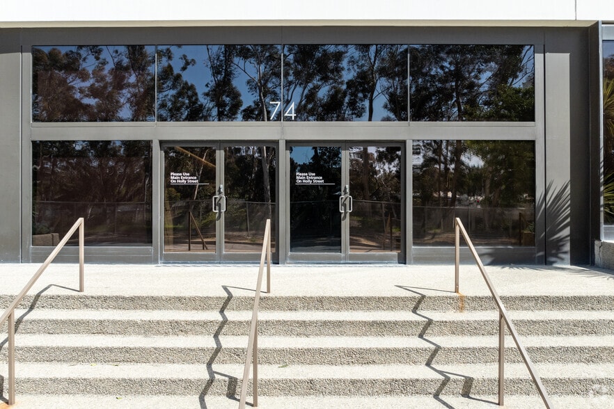 More Photos Of 74 N Pasadena Ave, Pasadena Office For Lease