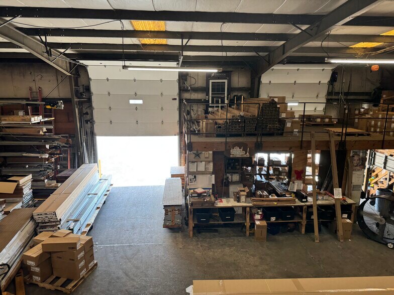 More Photos Of 3025 N Saint Peters Pky, Saint Peters Showroom For Sale