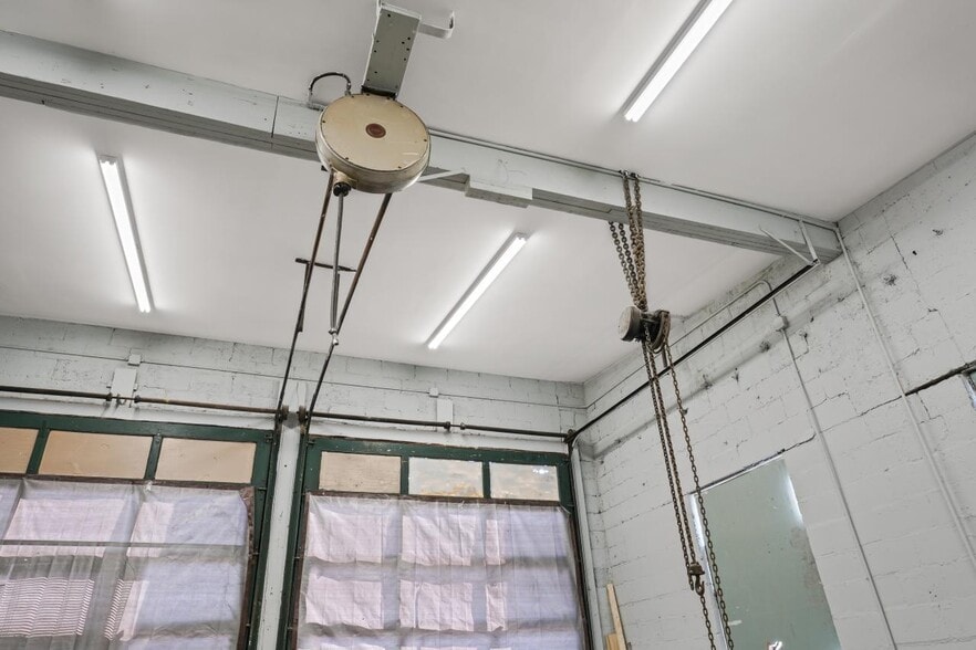 More Photos Of 178 Columbia Tpke, Rensselaer Auto Repair For Sale