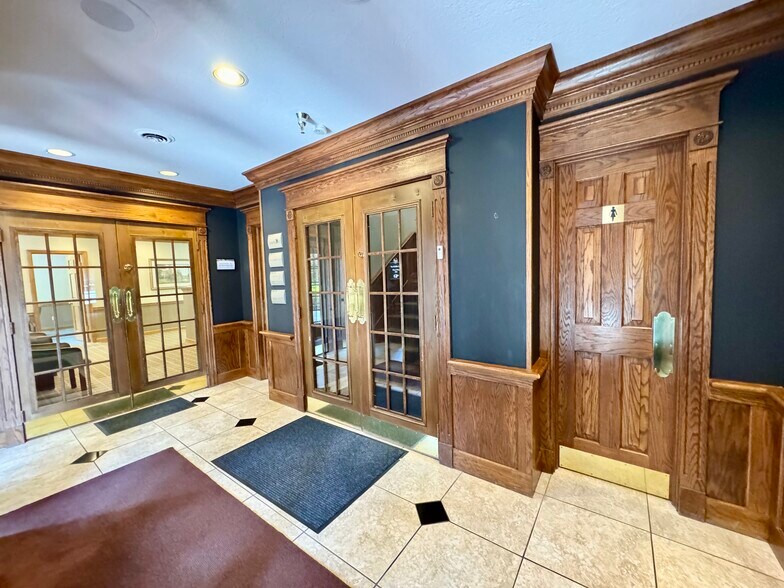 More Photos Of 4051 Whipple Ave NW, North Canton Coworking Space