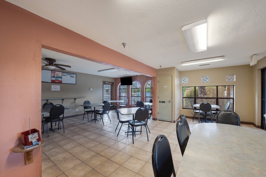 More Photos Of 8032 4th St NW, Albuquerque Restaurant For Sale