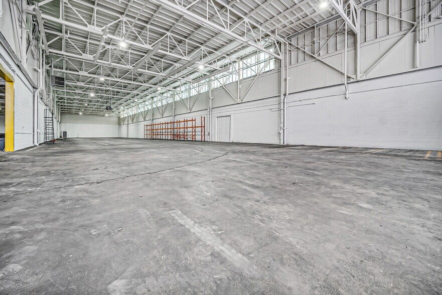 More Photos Of 799 E 73rd St, Cleveland Warehouse For Lease