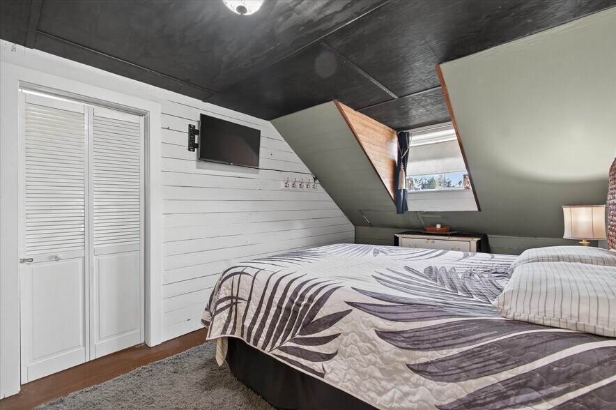 More Photos Of 8 Fairgrounds Rd, Skamokawa Restaurant For Sale