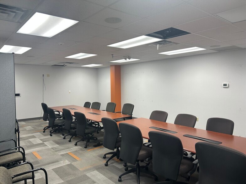 More Photos Of 12090 Memorial Pky SW, Huntsville Light Manufacturing For Sale