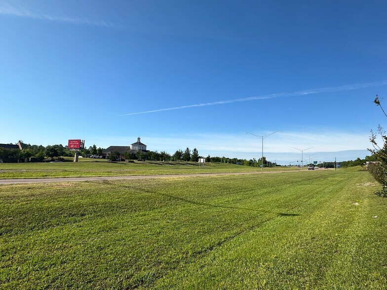 More Photos Of W Side Hwy 12 E, Starkville Freestanding For Lease
