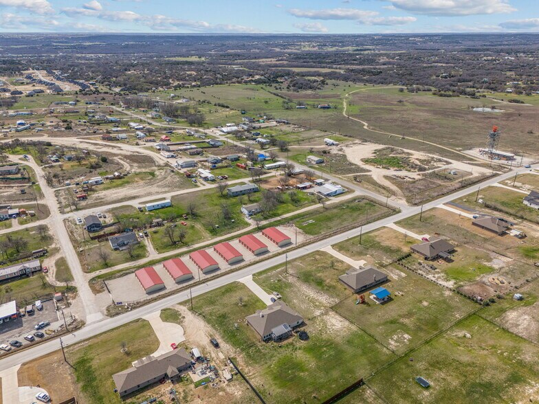 More Photos Of 101 Enchanted Lakes dr, Azle Self Storage For Sale