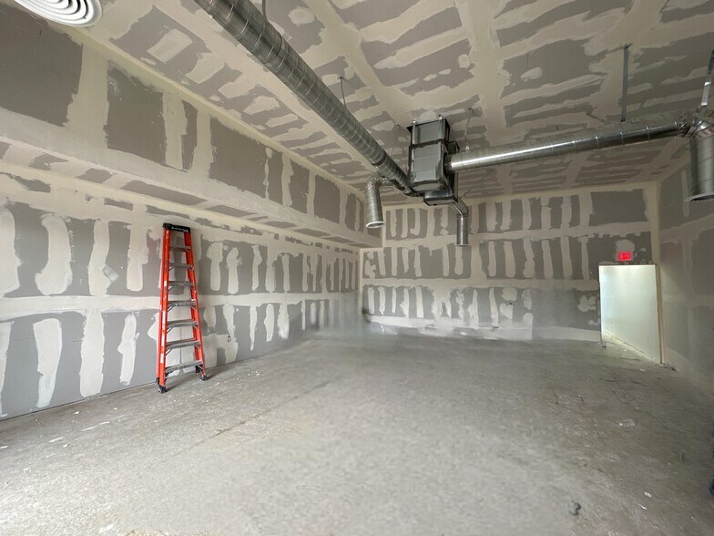 More Photos Of 11028-11030 Valley Mall Ctr, El Monte Storefront For Lease