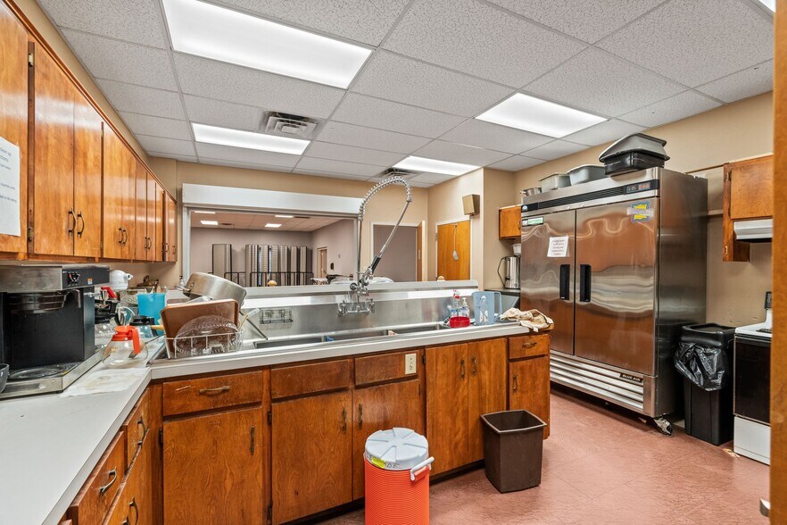 More Photos Of 1101 N Wheeler Ave, Sallisaw Religious Facility For Sale