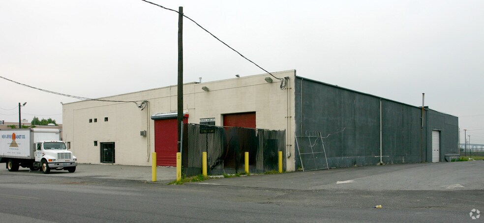 Primary Photo Of 900 Castle Rd, Secaucus Manufacturing For Lease