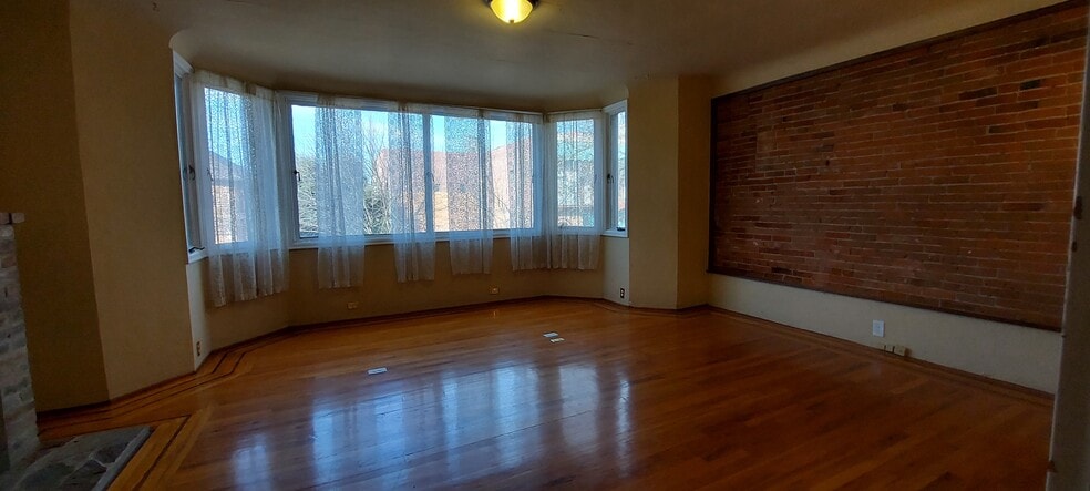 More Photos Of 310-312 1st St, Marysville Office Residential For Lease