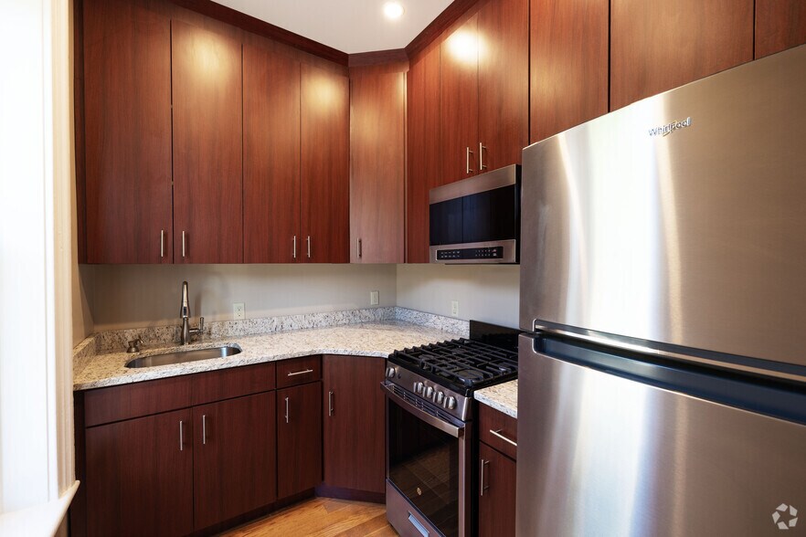 More Photos Of 458 Broadway, Kingston Storefront Retail Residential For Sale