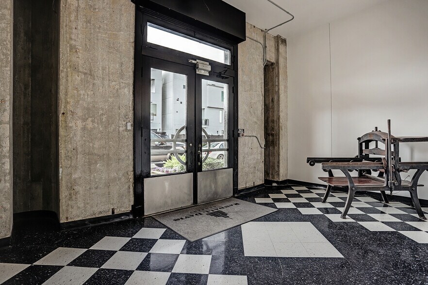 More Photos Of 1210 W Clay St, Houston Loft Creative Space For Lease