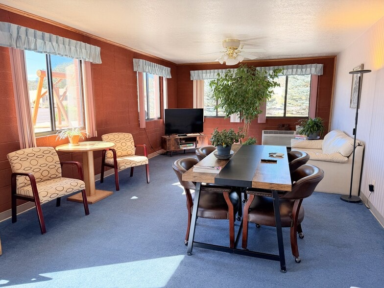 More Photos Of 380 W Main St, Escalante Hotel For Sale