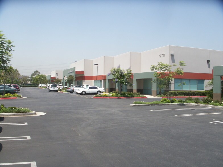 More Photos Of 12711 Ramona Blvd, Baldwin Park Warehouse For Lease