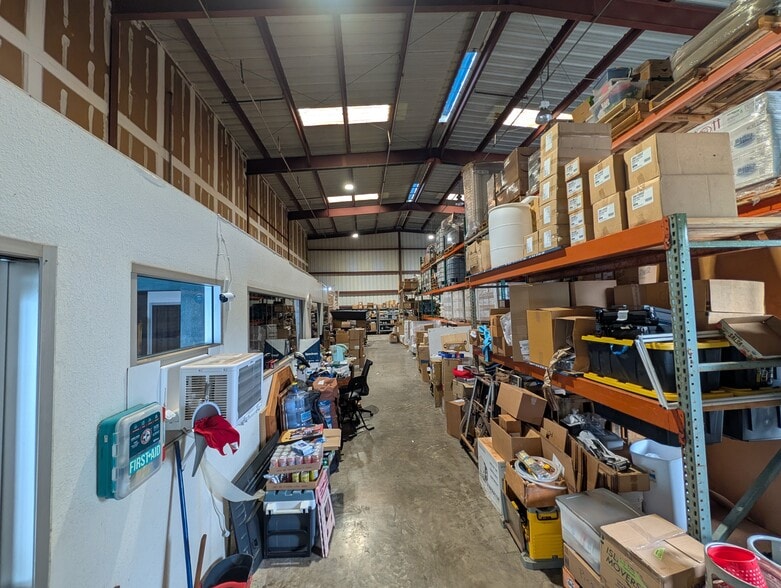 More Photos Of 99-1225 Waiua Pl, Aiea Warehouse For Lease