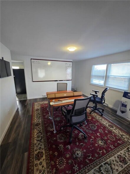 More Photos Of 6864 E Genesee St, Fayetteville Office Residential For Lease